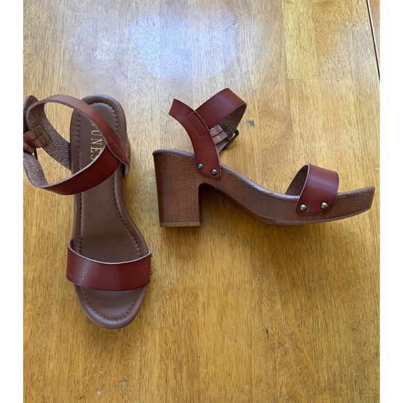 Brown Chunky Heel Sandals - Picture 3 of 10